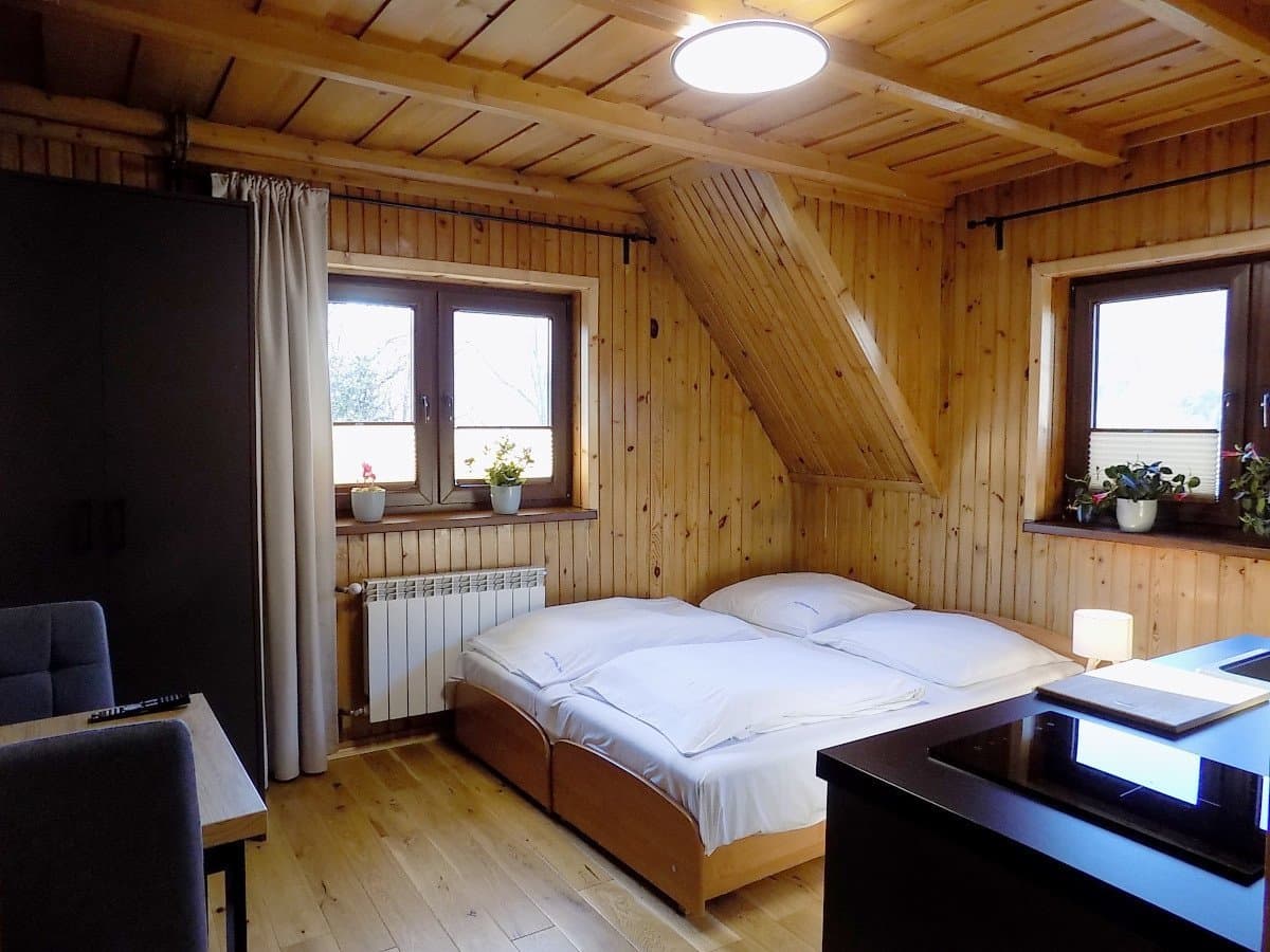 Pokój nr 4 z łazienką i aneksem – Dobre Kwatery Zakopane blisko dworca-komfortowe noclegi z aneksem