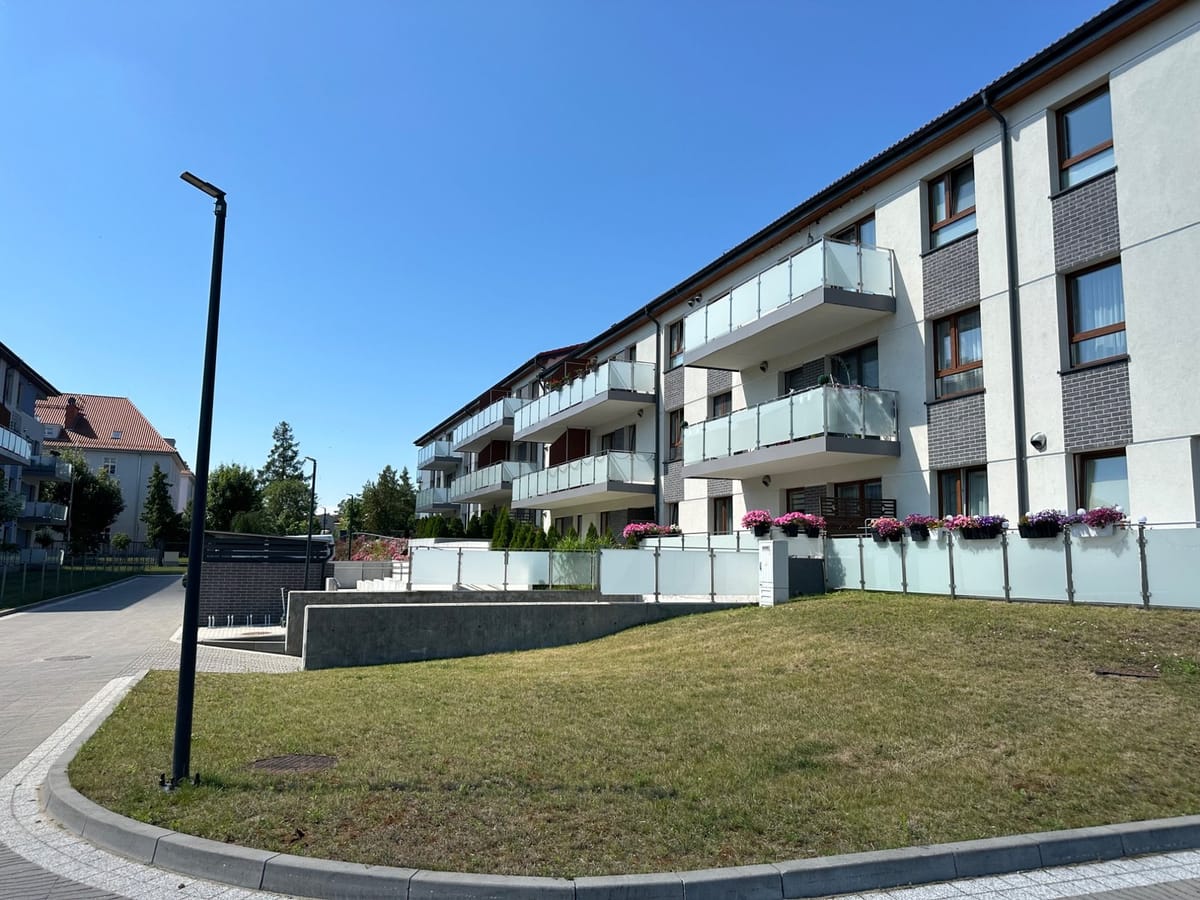 Nowoczesny apartament z dwoma sypialniami i garażem