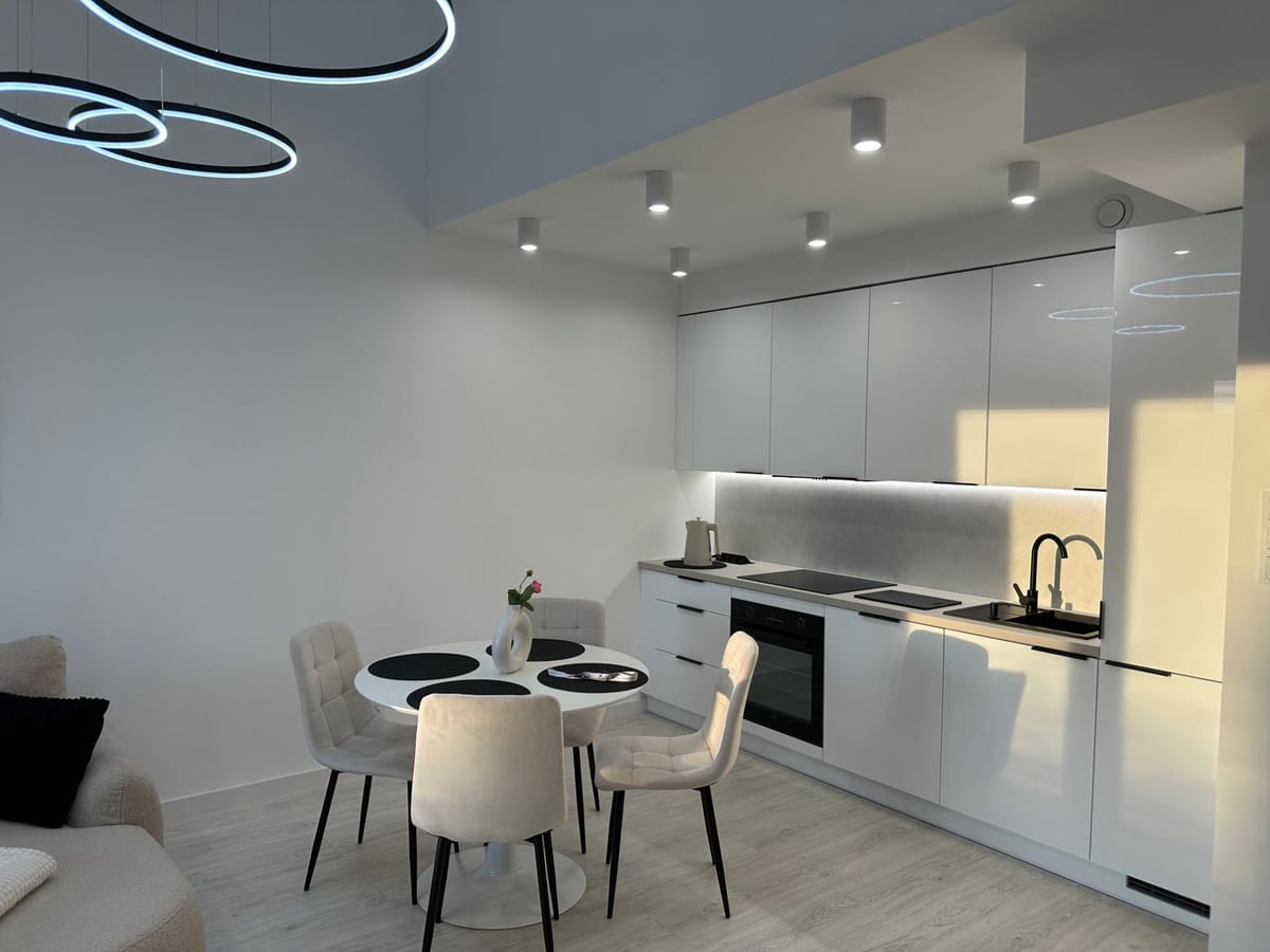 Nowoczesny apartament z dwoma sypialniami i garażem