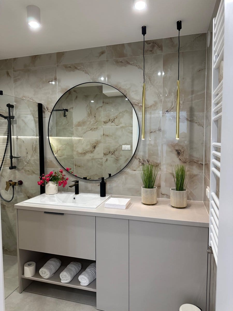 Nowoczesny apartament z dwoma sypialniami i garażem