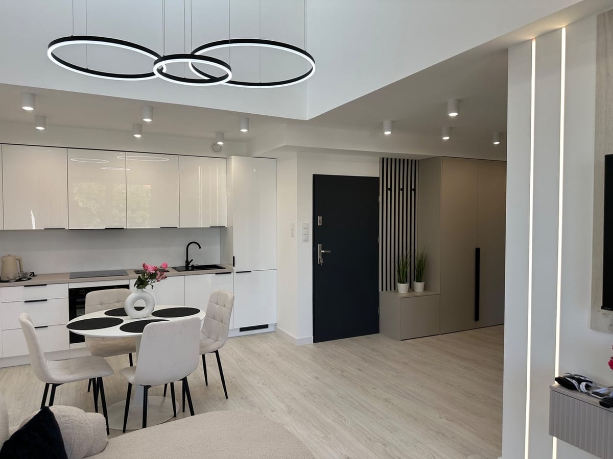 Nowoczesny apartament z dwoma sypialniami i garażem