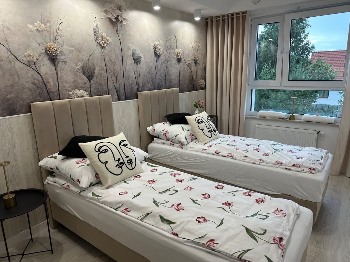 Nowoczesny apartament z dwoma sypialniami i garażem